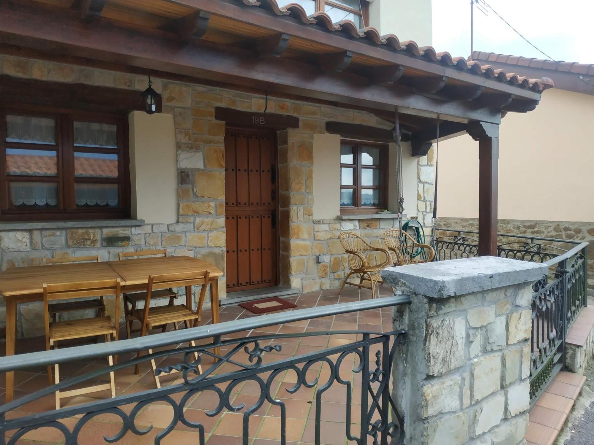 Casa Riola San Martin del Rey Aurelio Exterior foto